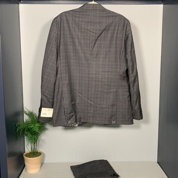 Jos. A. Bank Charcoal Plaid Men's Suit - Picture 6 of 12